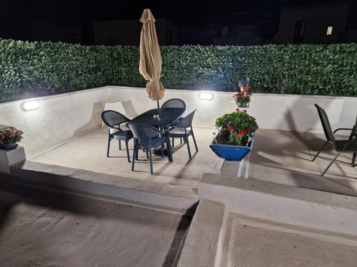 Casette Di Alex Con Terrazza ตราปานี ภายนอก รูปภาพ